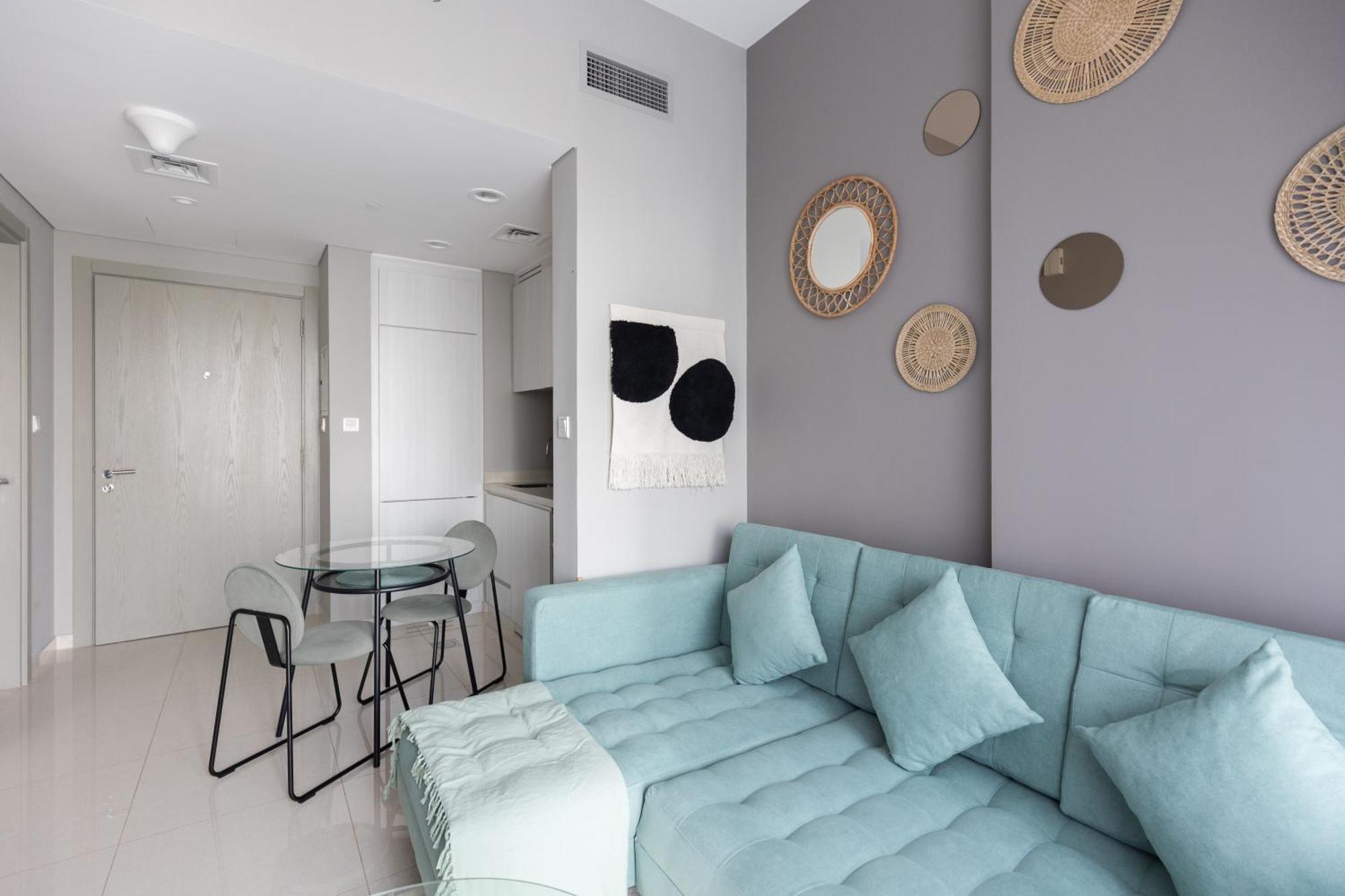 Quiet 1br With River View अपार्टमेंट